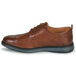 Clarks Chantry Wing -André || Columbia || Quiksilver Verkoop 18858168 500 D