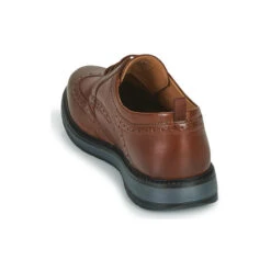 Clarks Chantry Wing -André || Columbia || Quiksilver Verkoop 18858168 500 E